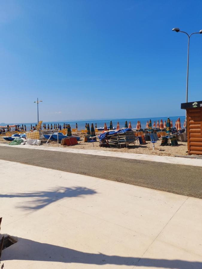 Seaside Deluxe Apartment Durrës 외부 사진
