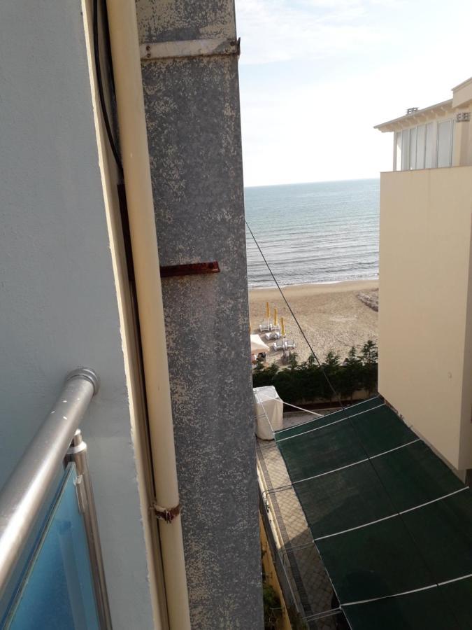 Seaside Deluxe Apartment Durrës 외부 사진